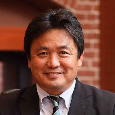 青山 和浩 氏