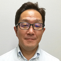 仮屋 義明氏