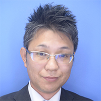 勢頭 隆晴 氏