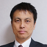 中村 工 氏
