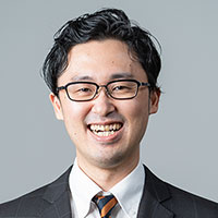 吉崎 智明 氏