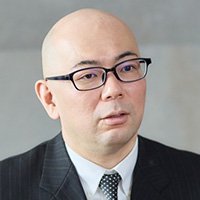 橋本 英知 氏