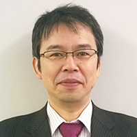 辻 剛士 氏