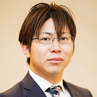 國吉 浩平 氏
