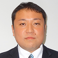 長井 俊樹 氏