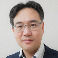 長坂 圭 氏