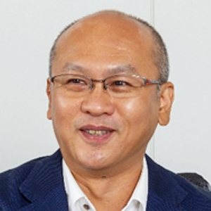 舛重 国規 氏