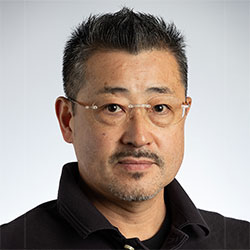 卯城 大士 氏