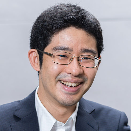 鈴木 真徳 氏
