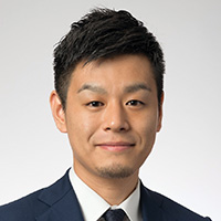 上村 益永 氏