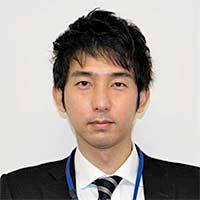 関 尚文 氏