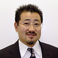 卯城 大士 氏