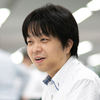深津 智威 氏