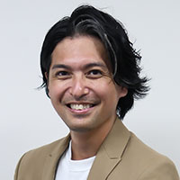 倉田 剛 氏