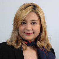 戸倉 彩 氏