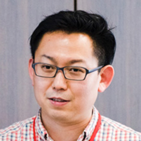 堅田 洋資 氏