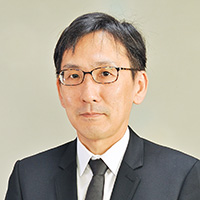 家中 仁氏