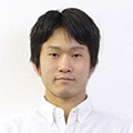 小林 建 氏