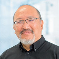 曽谷 英司 氏