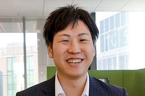 秋永 将俊 氏