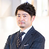 大友 裕己 氏