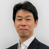向野 孔己 氏