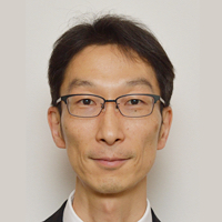 窪田 歩 氏