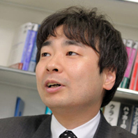 井上 大介 氏