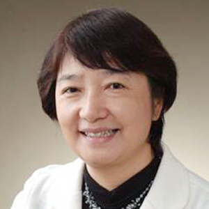 小松 文子 氏