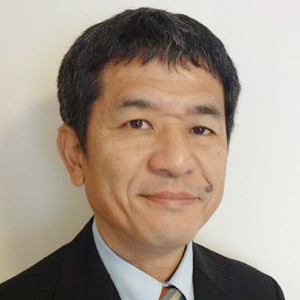 益 啓純 氏