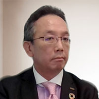 山本 健文 氏