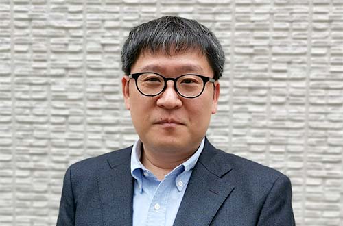 家子 弘彰 氏
