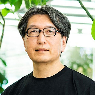 友岡 賢二氏 氏