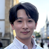 細井 理央 氏