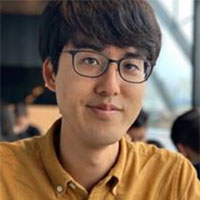 興梠 洋一 氏