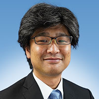 高山 晋一 氏