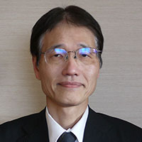 末冨 隆雅 氏