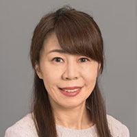 満倉 靖恵 氏